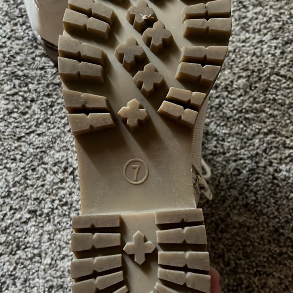 boots - Picture 4 of 4